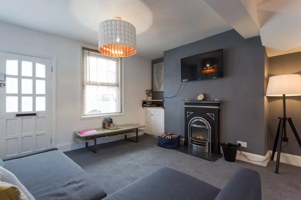 Hastings House - Modern 2 Bedroom House In Central Luton & Near Airport Ngoại thất bức ảnh