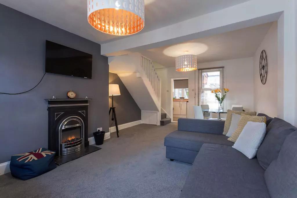 Hastings House - Modern 2 Bedroom House In Central Luton & Near Airport Ngoại thất bức ảnh