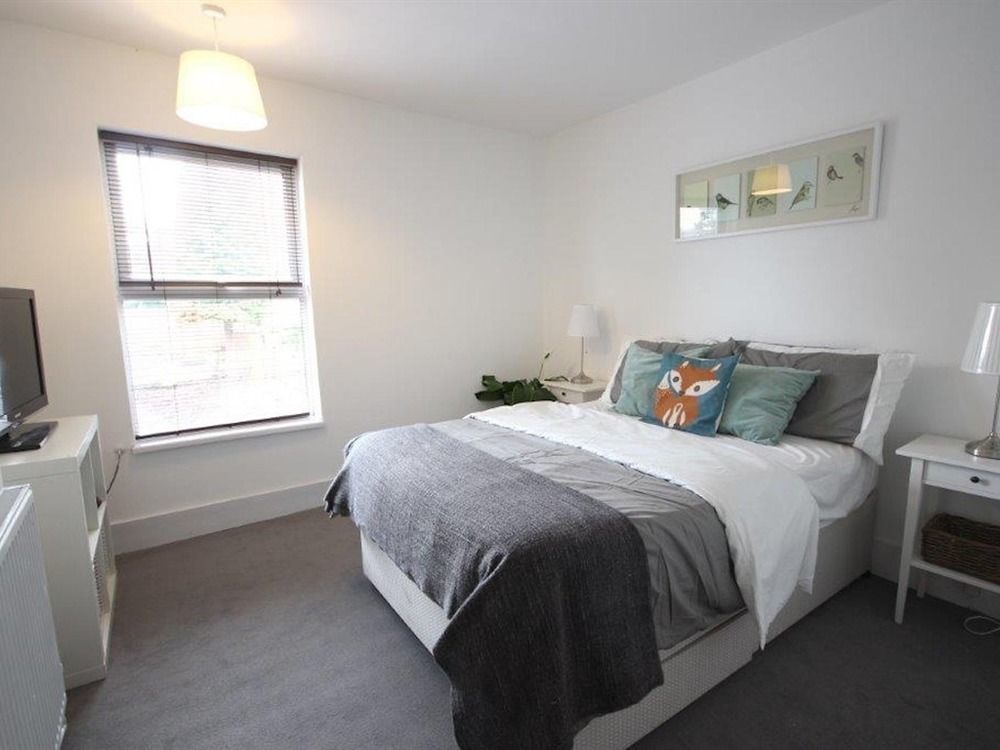 Hastings House - Modern 2 Bedroom House In Central Luton & Near Airport Ngoại thất bức ảnh