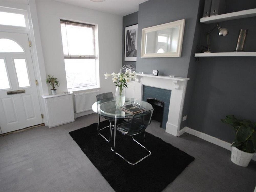 Hastings House - Modern 2 Bedroom House In Central Luton & Near Airport Ngoại thất bức ảnh