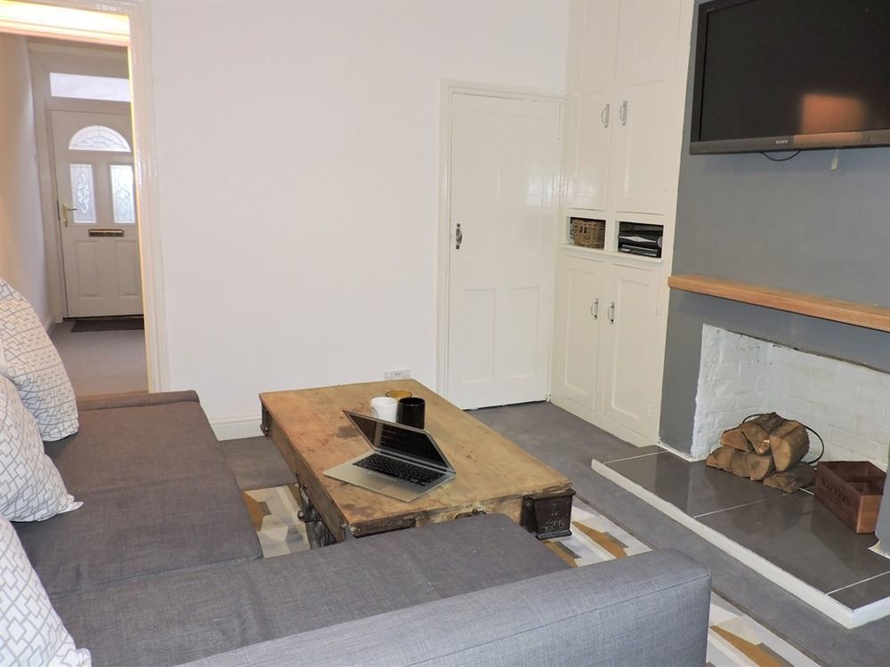 Hastings House - Modern 2 Bedroom House In Central Luton & Near Airport Ngoại thất bức ảnh